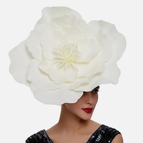 Fabulous White Flowers Stunning Couture Fascinator Kentucky Derby 2024 W…